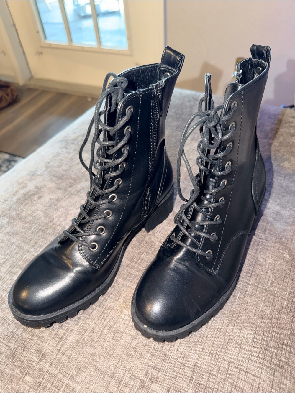 Sugar Oleen Black Combat Boots Women’s Size 7 Lace Up Side Zip ankle boot